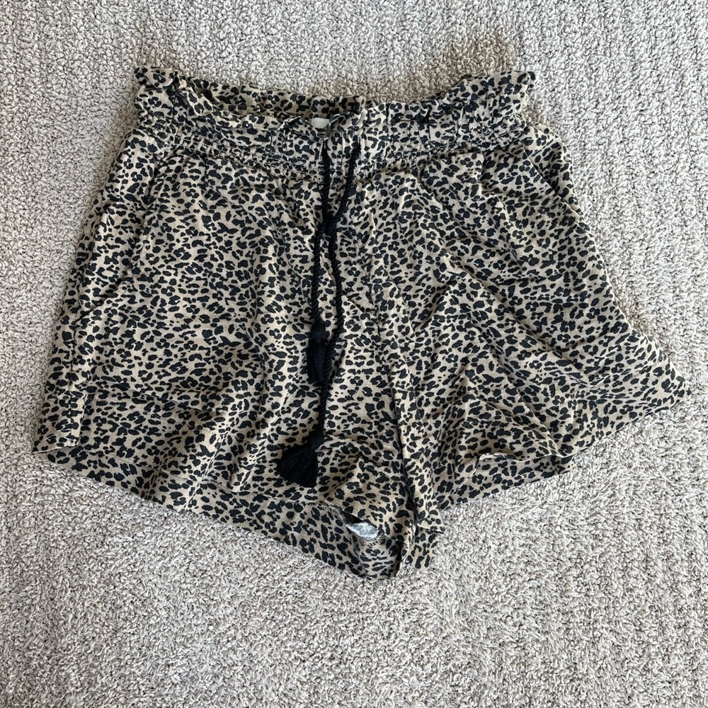 Leopard linen blend shirt with pockets!